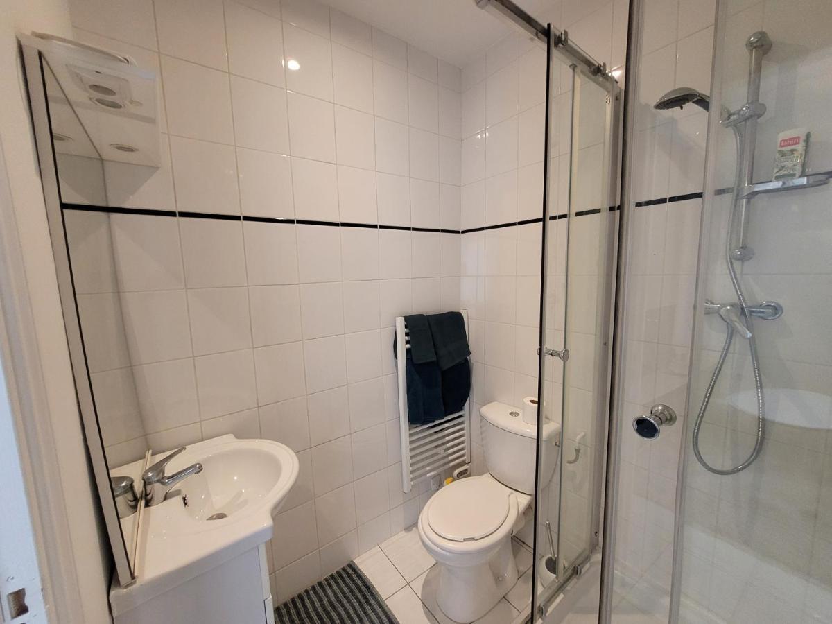 Appartement Spacieux 28M2 Avec Chambre Separee Issy-les-Moulineaux Exterior photo