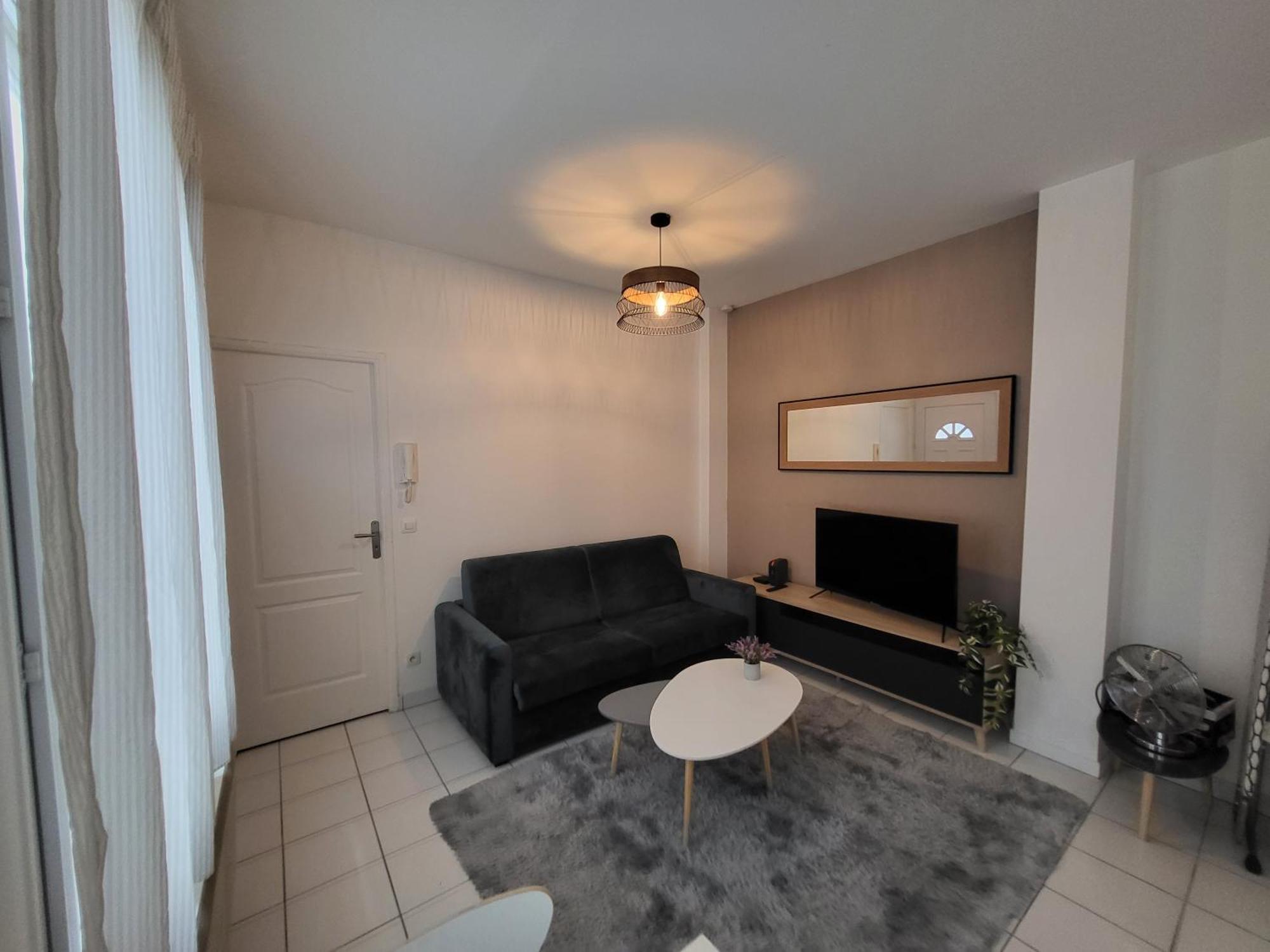 Appartement Spacieux 28M2 Avec Chambre Separee Issy-les-Moulineaux Exterior photo