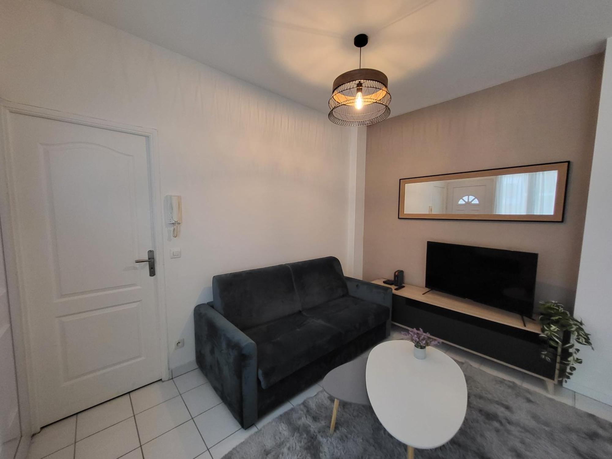 Appartement Spacieux 28M2 Avec Chambre Separee Issy-les-Moulineaux Exterior photo